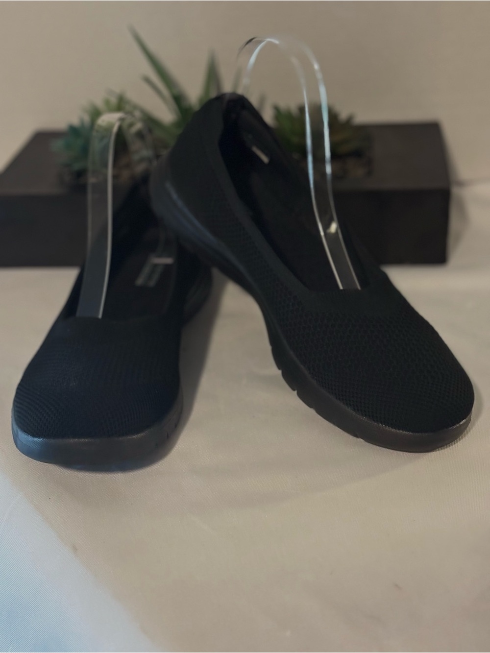 BRAND NEW SKECHERS D’LITES Black Slip on Mesh SNEAKERS  SZ 10